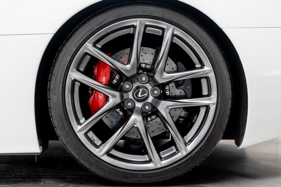 Колеса Lexus LF-A (108) 2012 года  (фото 7 из 34)